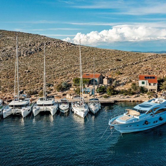 yachting kroatien marina bucht yachten