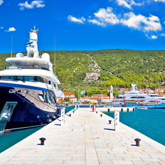 yachting kroatien motoryacht marina dorf
